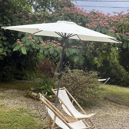 La Cachette De Beaumont Bed and Breakfast